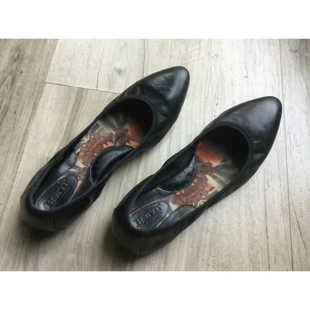 Born Black Leather Ballet Flats Padded Insole/Pointed Toe - Women Shoes Size 10. - Picture 2 of 5